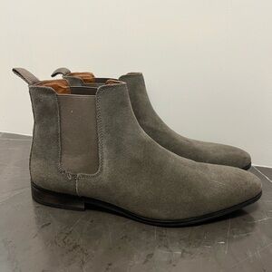 BP Mens Gray Suede Chelsea Boots, 10M